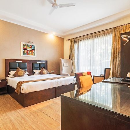 Royal Residence Mg Road Гургаон Екстериор снимка