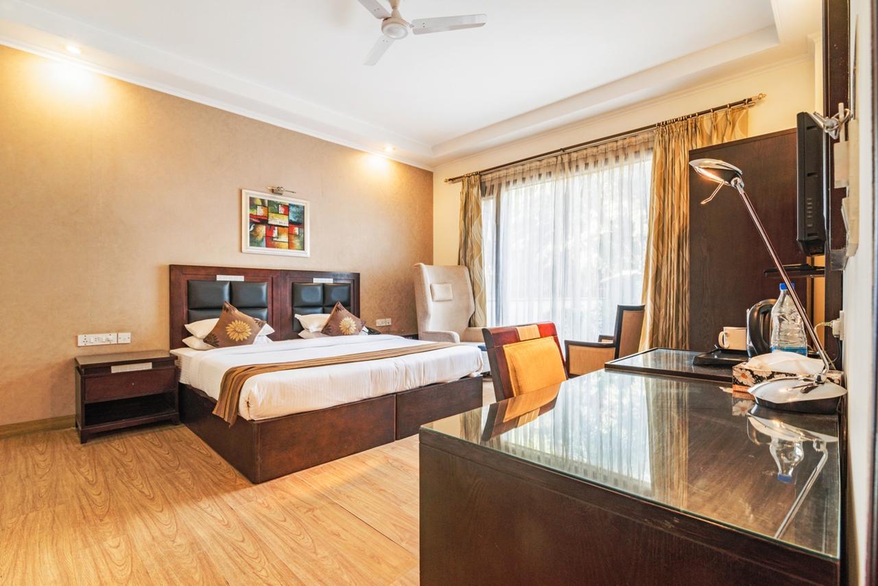 Royal Residence Mg Road Гургаон Екстериор снимка