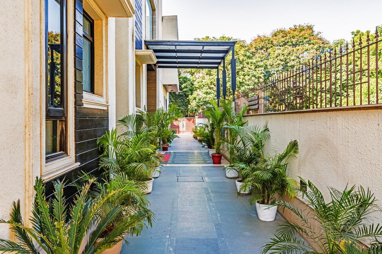Royal Residence Mg Road Гургаон Екстериор снимка