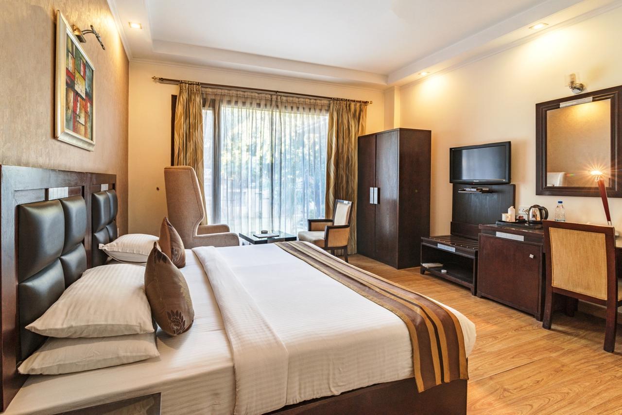 Royal Residence Mg Road Гургаон Екстериор снимка