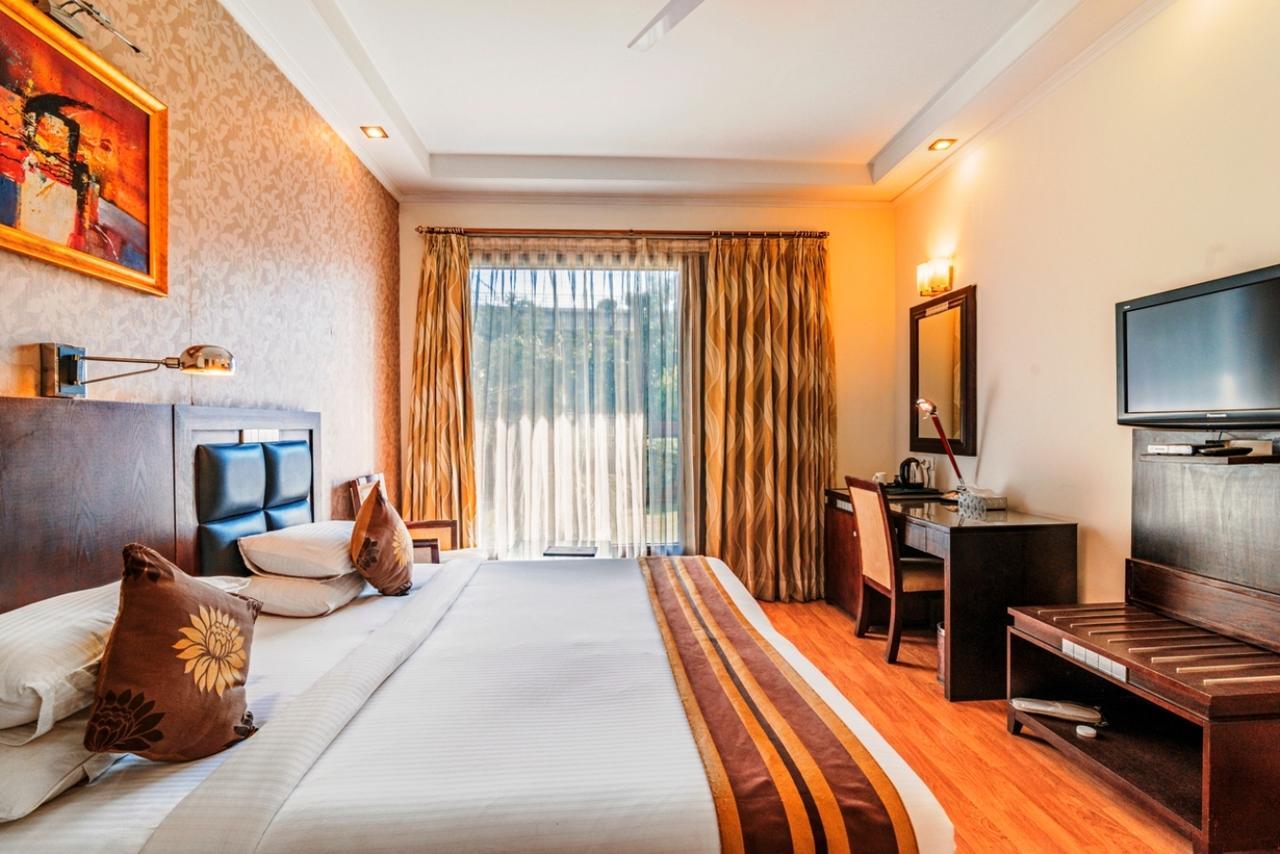 Royal Residence Mg Road Гургаон Екстериор снимка