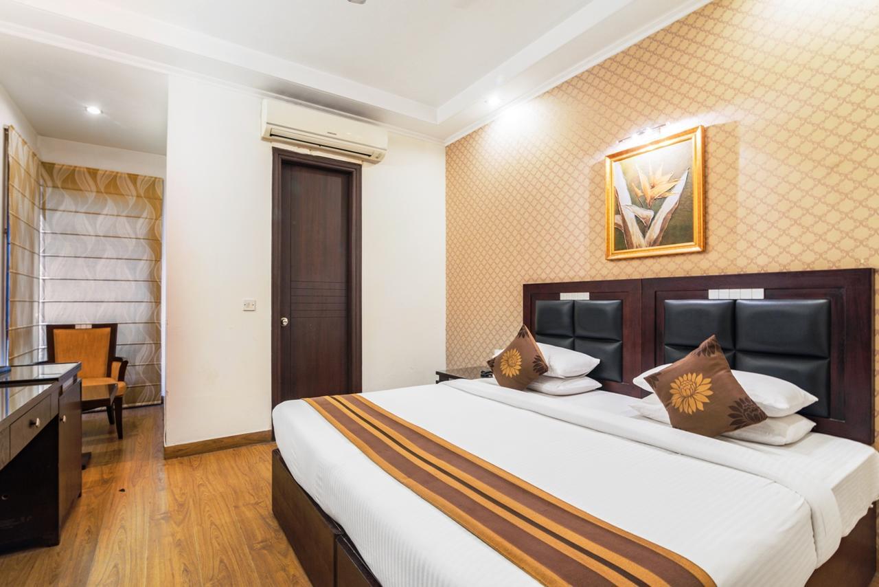 Royal Residence Mg Road Гургаон Екстериор снимка