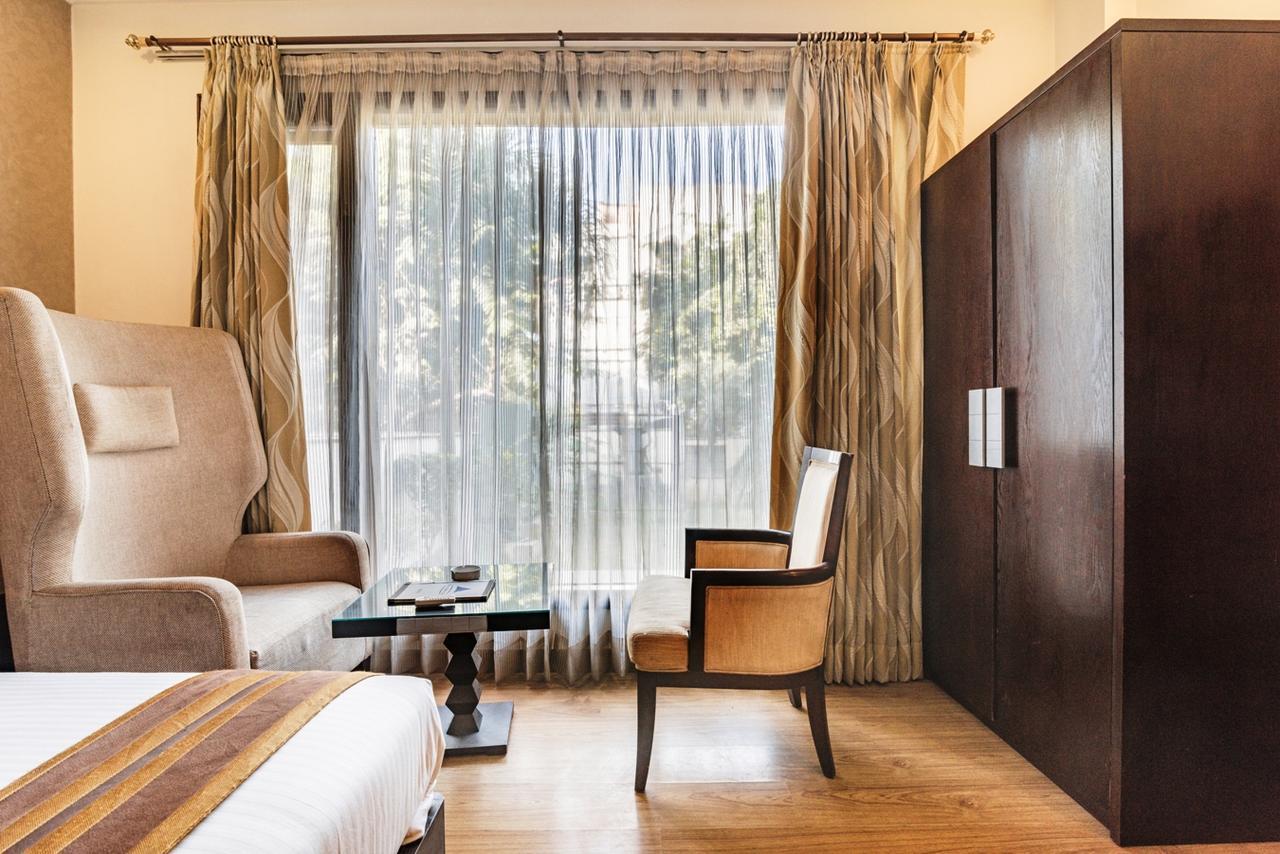 Royal Residence Mg Road Гургаон Екстериор снимка