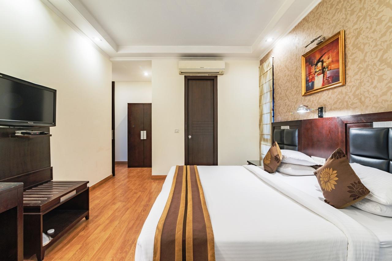 Royal Residence Mg Road Гургаон Екстериор снимка