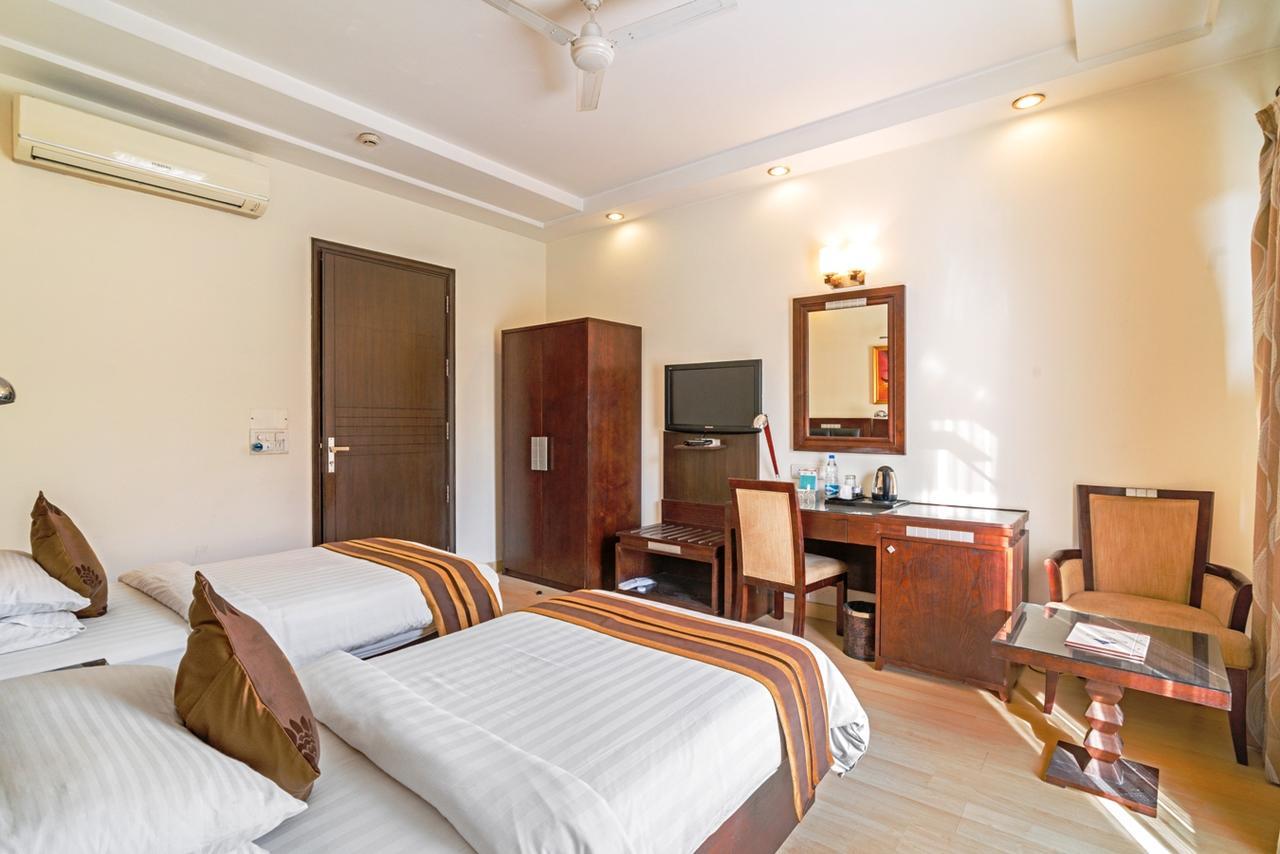 Royal Residence Mg Road Гургаон Екстериор снимка