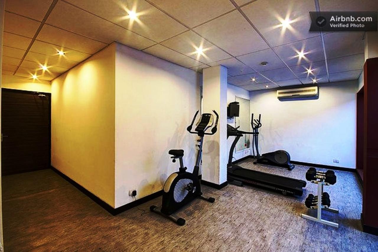 Royal Residence Mg Road Гургаон Екстериор снимка