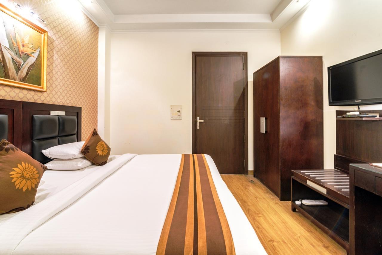 Royal Residence Mg Road Гургаон Екстериор снимка
